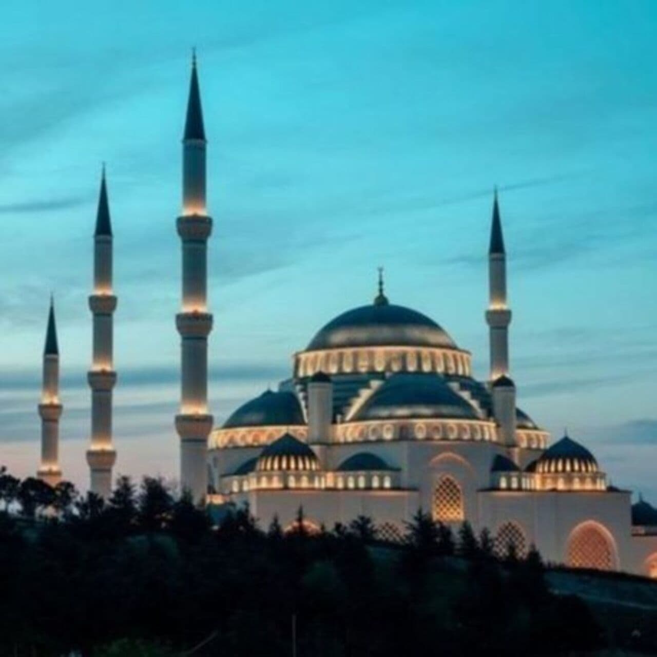 15 Temmuz gecesi camilerde sela yankılanacak: Saat bilgisi merak konusu oldu