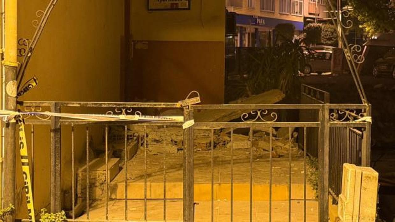 Güngören'de 5 Katlı Binanın Balkonu Çöktü: Bina Tahliye Edildi