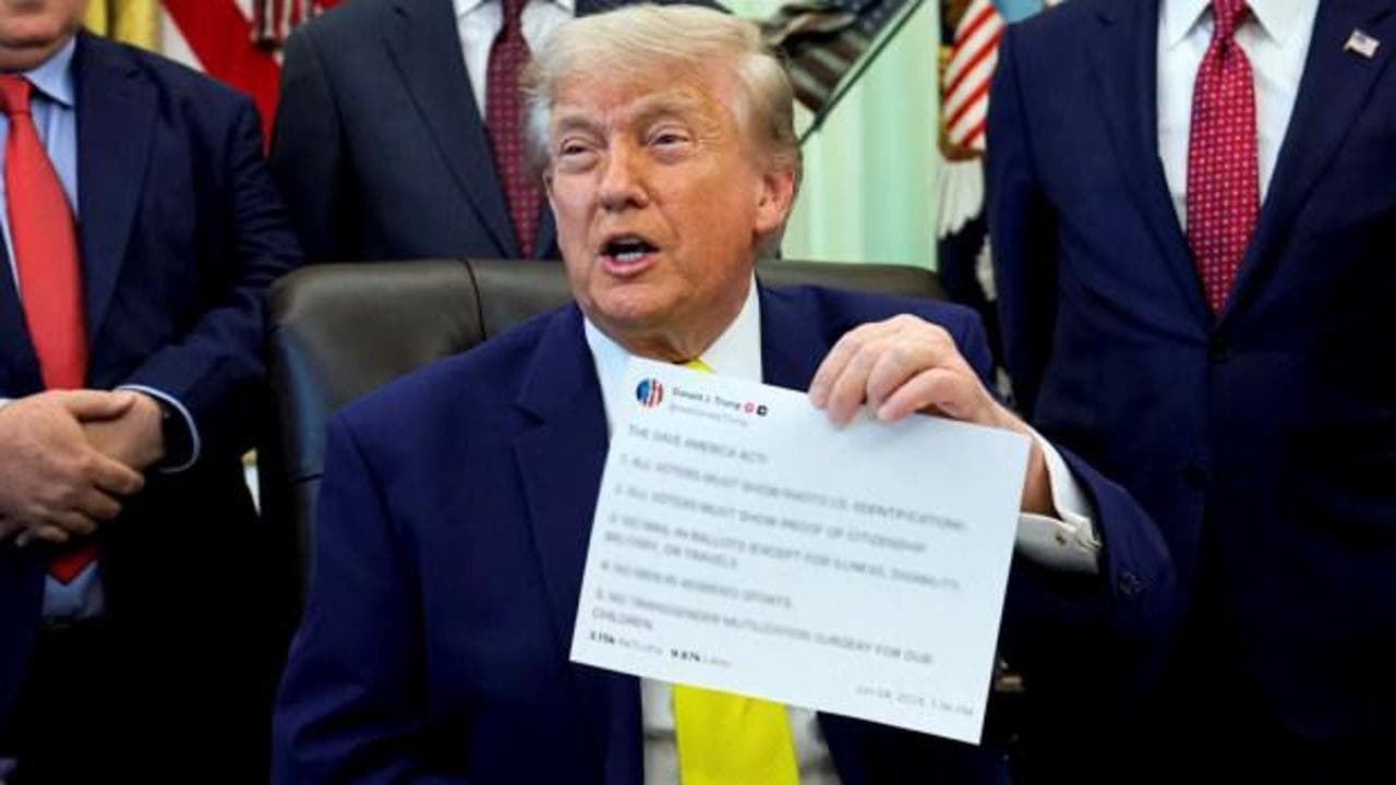 Trump'a Truth Social davası: Resmi açıklamaları parayla satmakla suçlanıyor