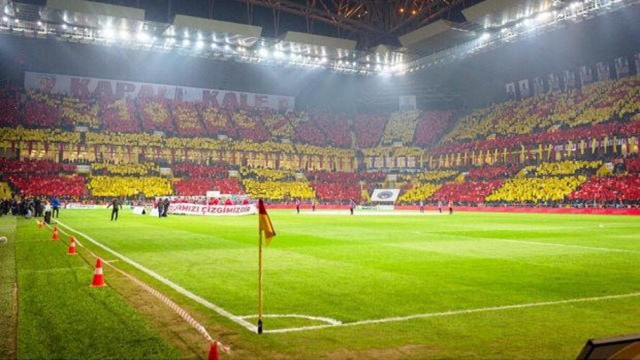 Transfer yasağını fırsata çevirdi! Kayserispor tek günde 15 imza attırdı