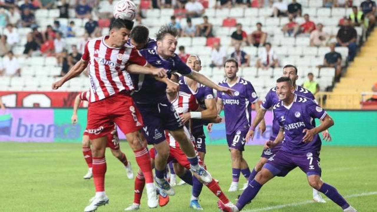 Trendyol 1. Lig'e nefes kesen açılış: Antalyaspor, Keçiörengücü karşısında 7 golün maçından galip ayrıldı