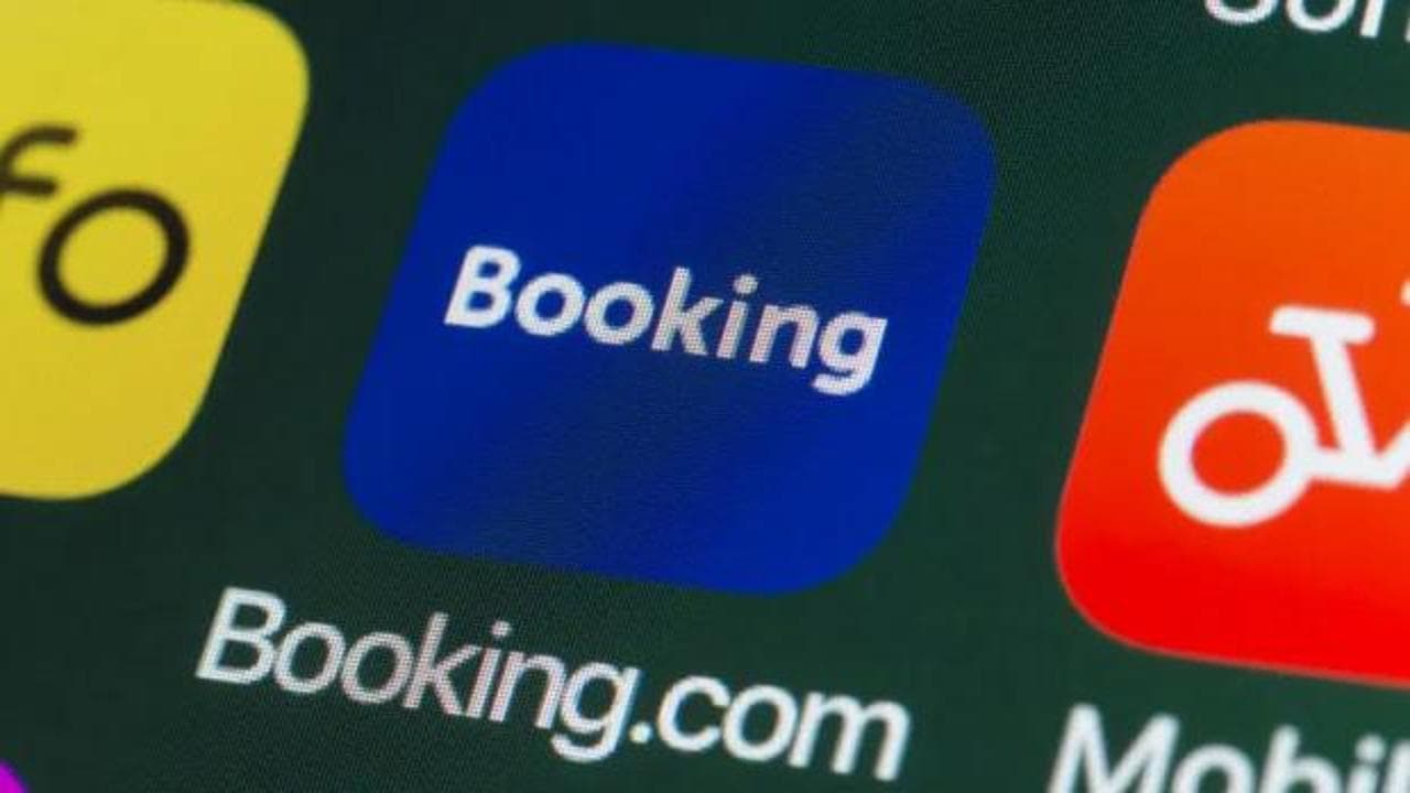 AK Parti'den Booking ve Airbnb Hamlesi: Yabancı Konaklama Platformlarına İzin Şartı