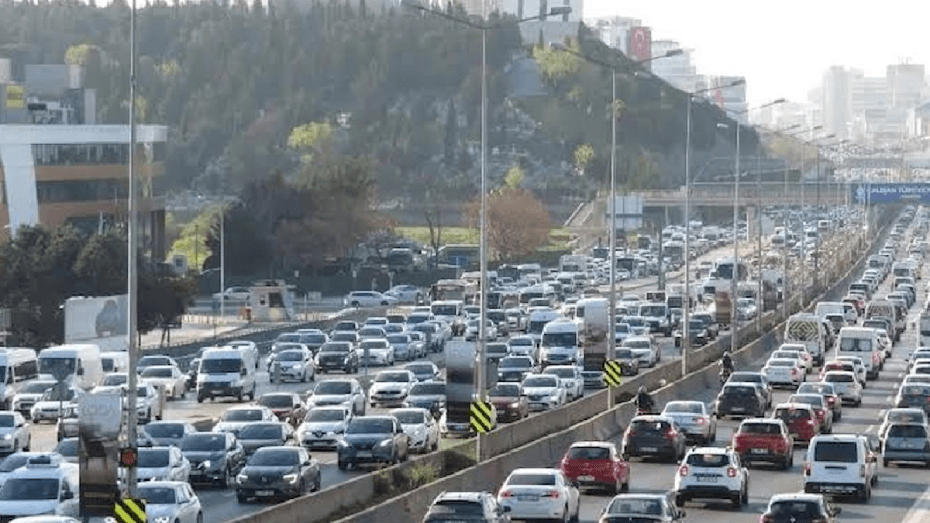 İstanbul'da yarın trafik düzenlemesi: Bu yollar kapanacak